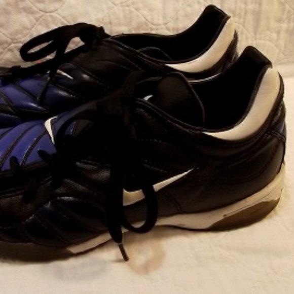 NIKE Zoom Air Women's runner shoes, Size 8 - Picture 5 of 12